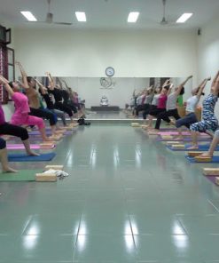 gương soi phòng tập yoga