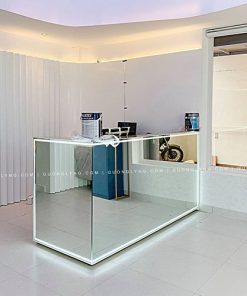 Gương soi đèn led ốp quầy lễ tân