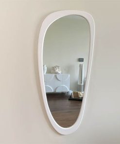 Gương soi hình sỏi dài khung trắng